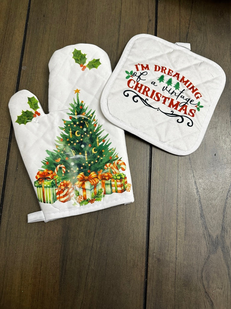 Vintage Christmas oven mitt & pot holder set